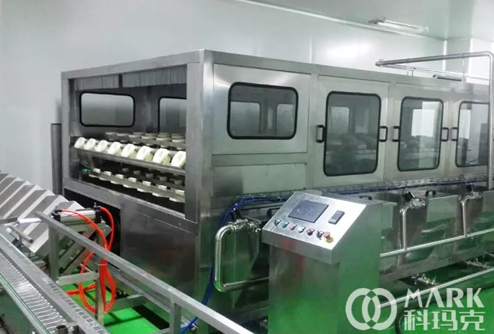 beverage filling machine